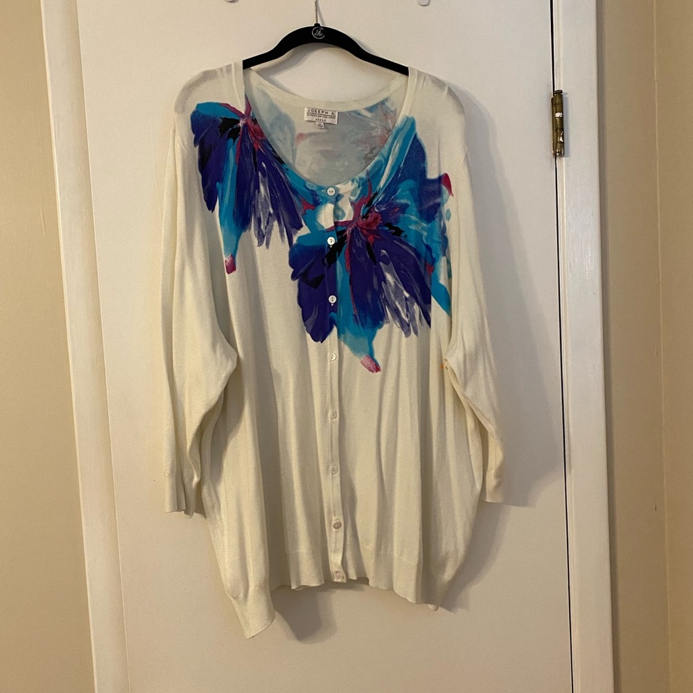 Pretty white/cream sweater with blue floral